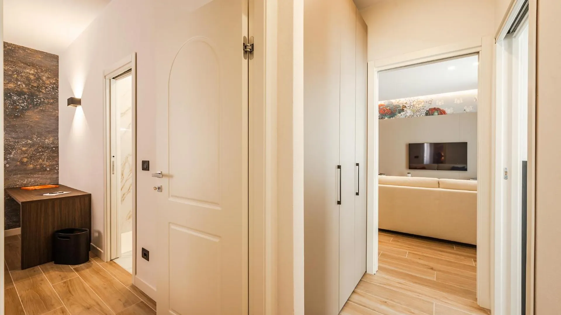 6 Isonzo - Luxury Stay Verona Apartment