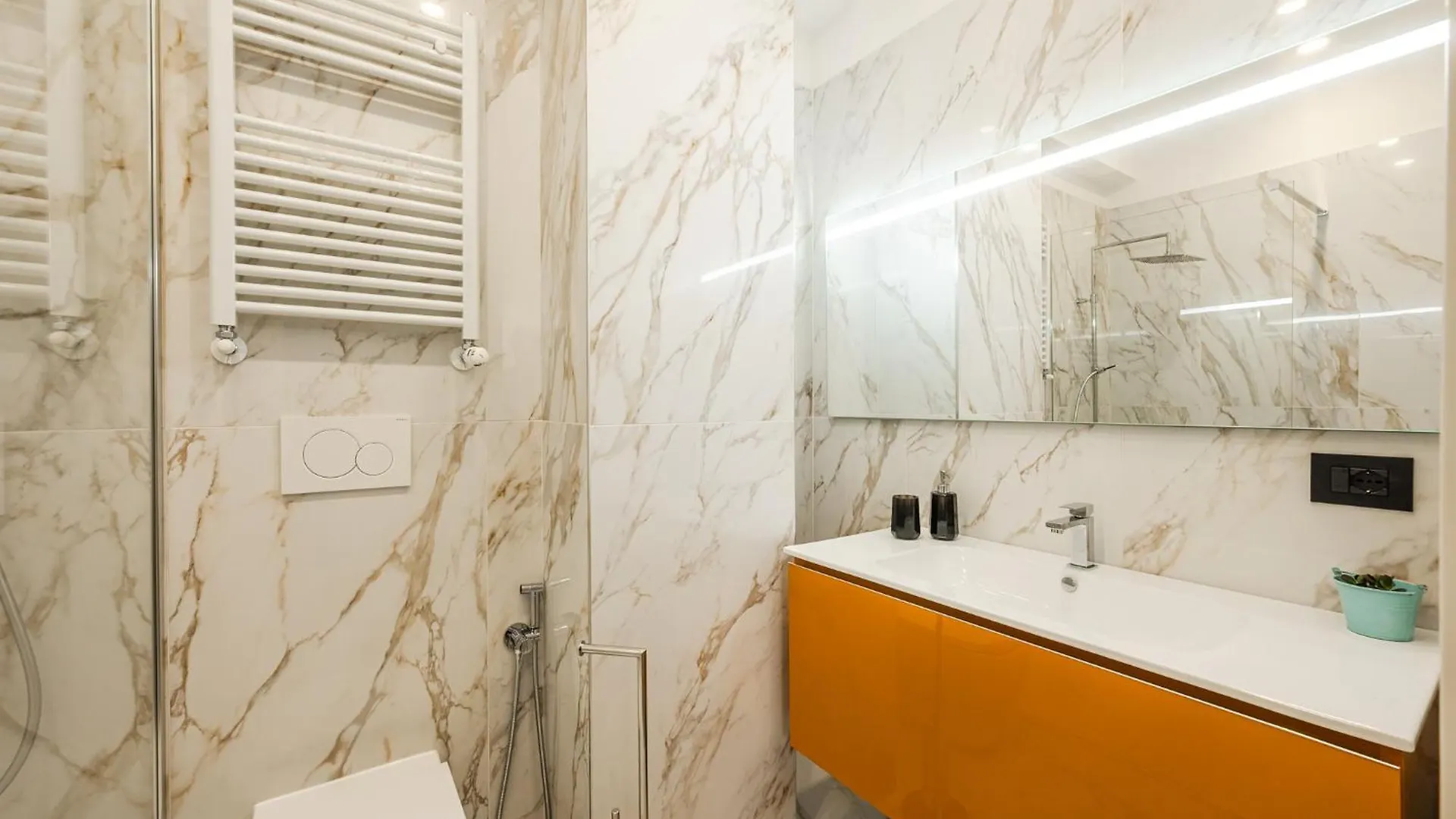 Apartment 6 Isonzo - Luxury Stay Verona